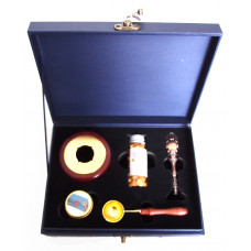Deluxe gift box with wax assortment